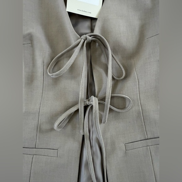 Bohme Light Gray Sleeveless Vest - Picture 3 of 4